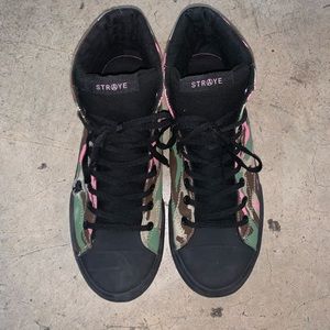STRAYE PINK CAMO HIGH TOPS SNEAKERS (SIZE9MEN)